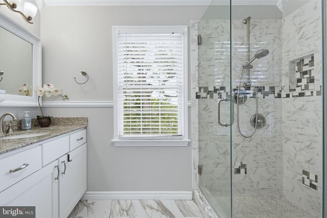 306 LAUREL OAK LN, Lancaster, PA 17602