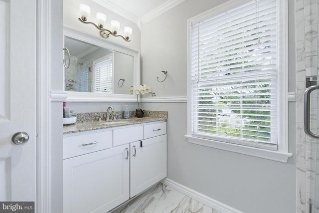 306 LAUREL OAK LN, Lancaster, PA 17602