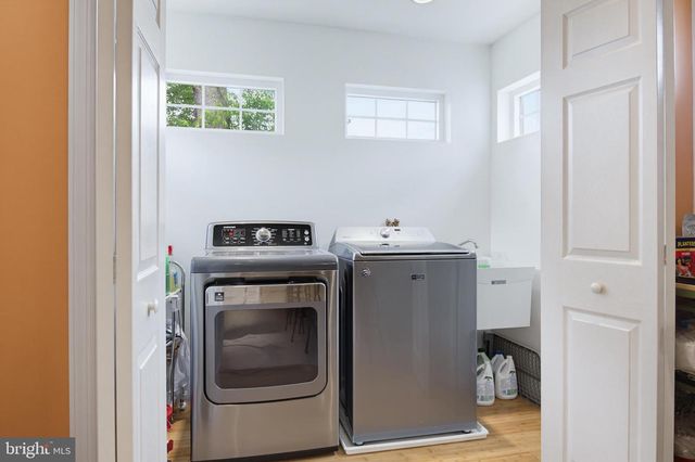 306 LAUREL OAK LN, Lancaster, PA 17602