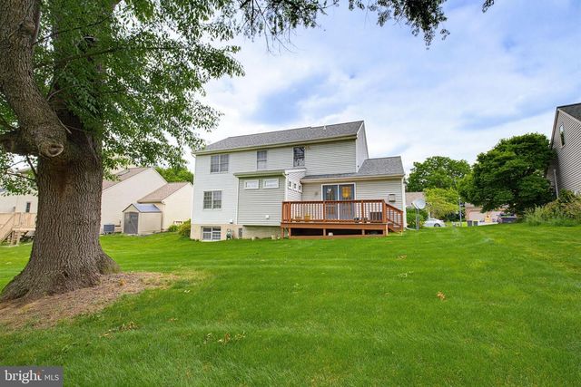 306 LAUREL OAK LN, Lancaster, PA 17602