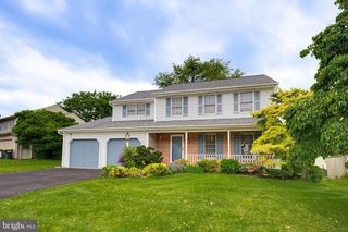 306 LAUREL OAK LN, Lancaster, PA 17602