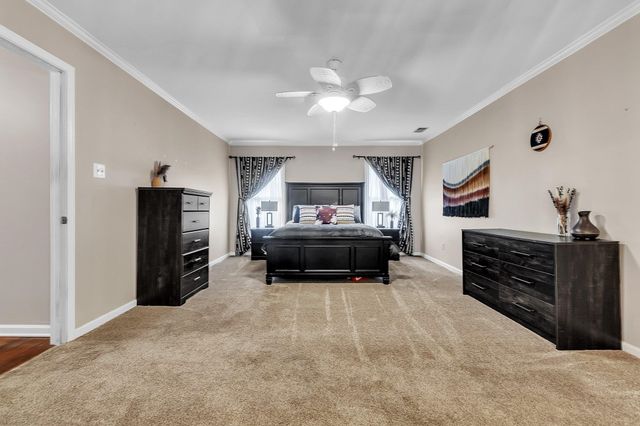 2237 OAK HOLLOW LN, Memphis, TN 38016