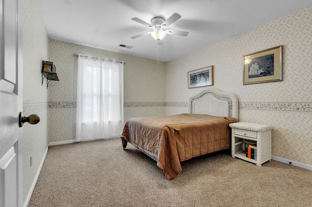 2237 OAK HOLLOW LN, Memphis, TN 38016