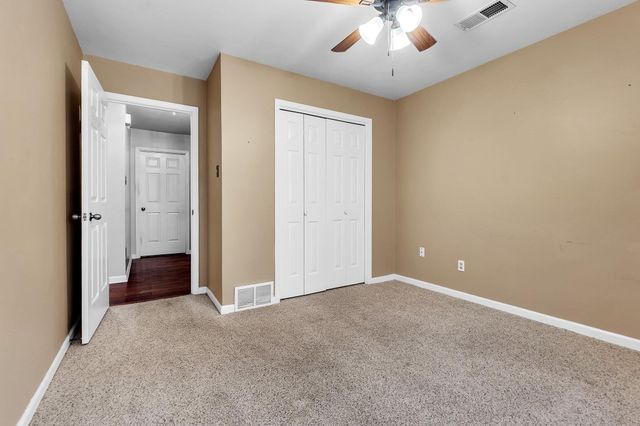 2237 OAK HOLLOW LN, Memphis, TN 38016