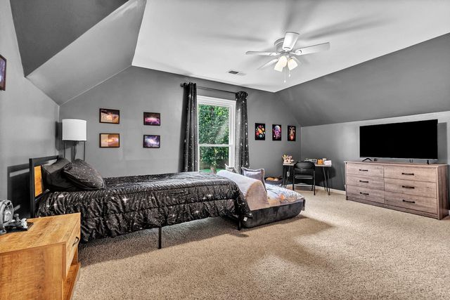 2237 OAK HOLLOW LN, Memphis, TN 38016
