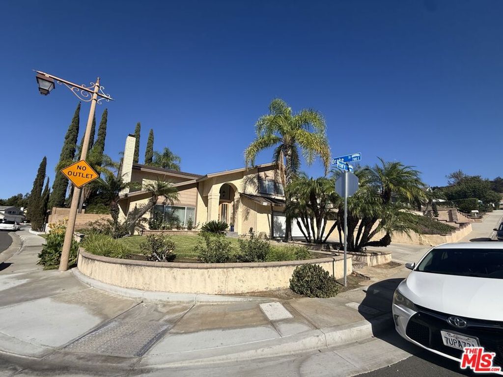 910 S Peary Way, Anaheim, CA 92807 — photo 2