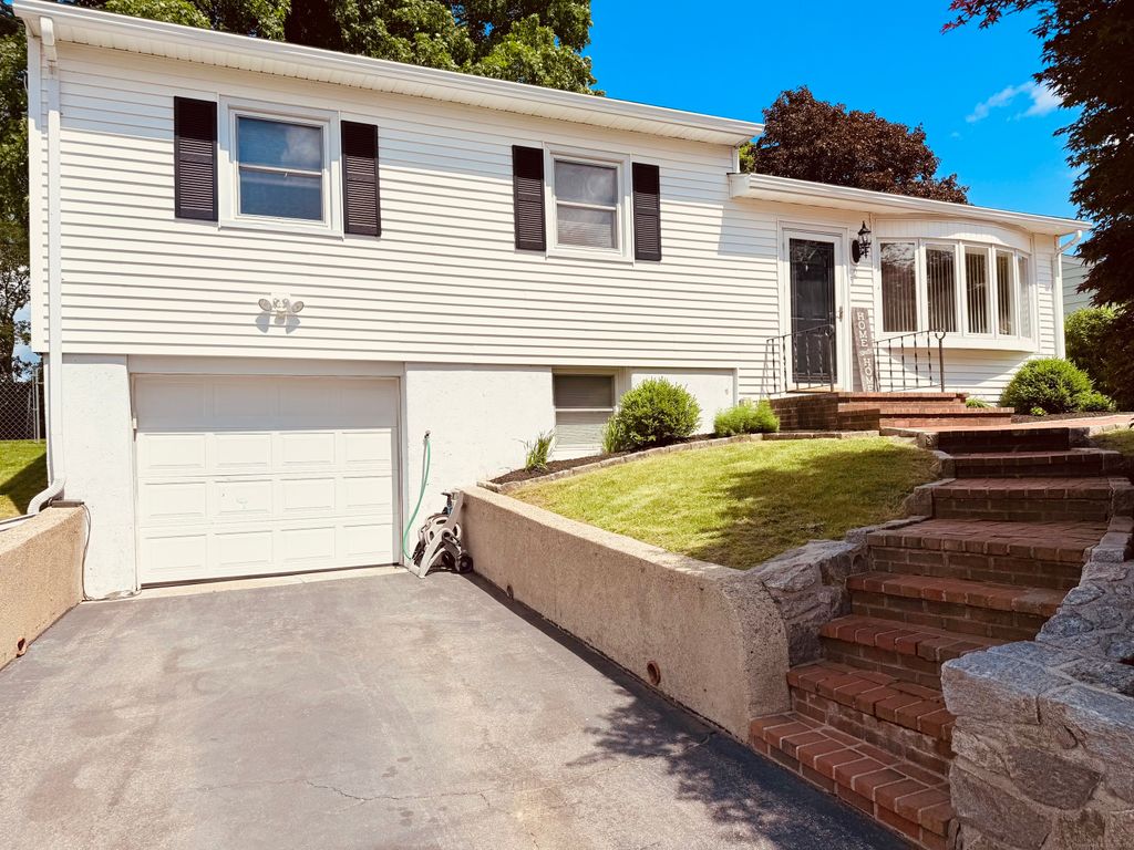 2 Laurel Lane, Shelton, CT 06484
