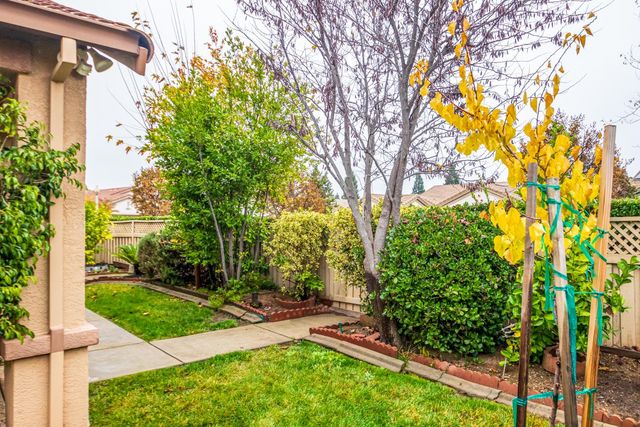 978 Gold Nugget Cir, Lincoln, CA 95648
