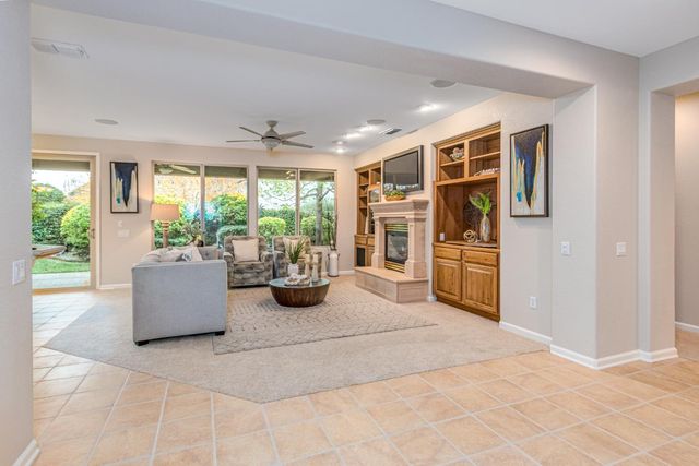 978 Gold Nugget Cir, Lincoln, CA 95648