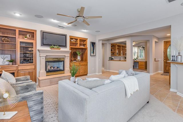 978 Gold Nugget Cir, Lincoln, CA 95648