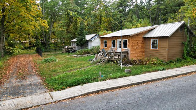 51 Caldwell Avenue, Lake George, NY 12845