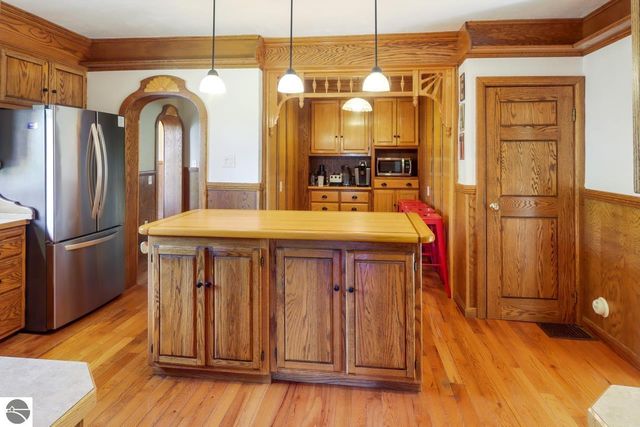 8491 US-31 N, Williamsburg, MI 49690