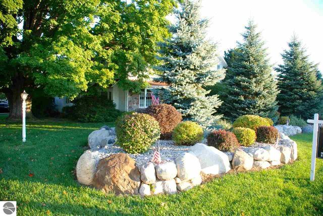 8491 US-31 N, Williamsburg, MI 49690