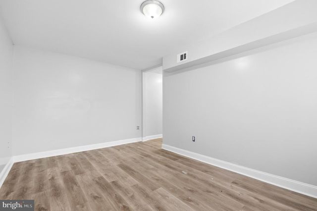 4633 HILLSIDE RD SE, Washington, DC 20019