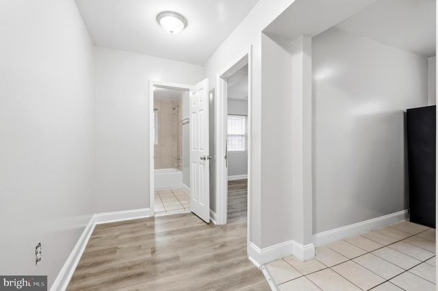 4633 HILLSIDE RD SE, Washington, DC 20019