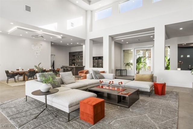 88 Innisbrook Avenue, Las Vegas, NV 89113