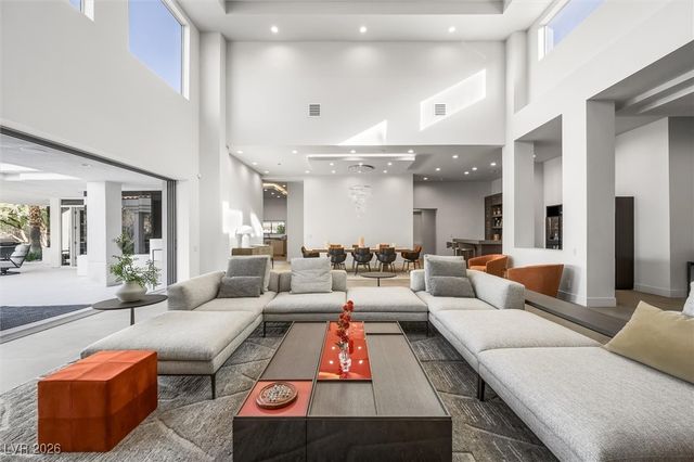 88 Innisbrook Avenue, Las Vegas, NV 89113