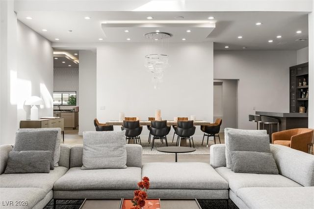 88 Innisbrook Avenue, Las Vegas, NV 89113