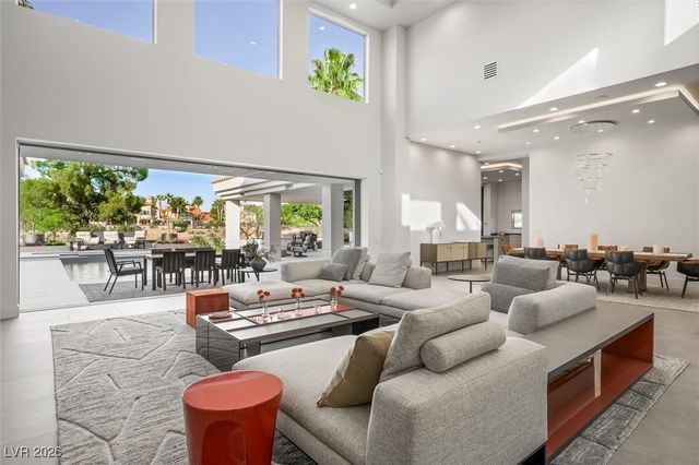 88 Innisbrook Avenue, Las Vegas, NV 89113