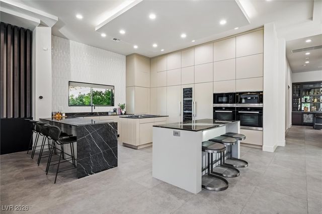 88 Innisbrook Avenue, Las Vegas, NV 89113