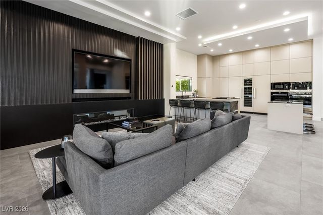 88 Innisbrook Avenue, Las Vegas, NV 89113