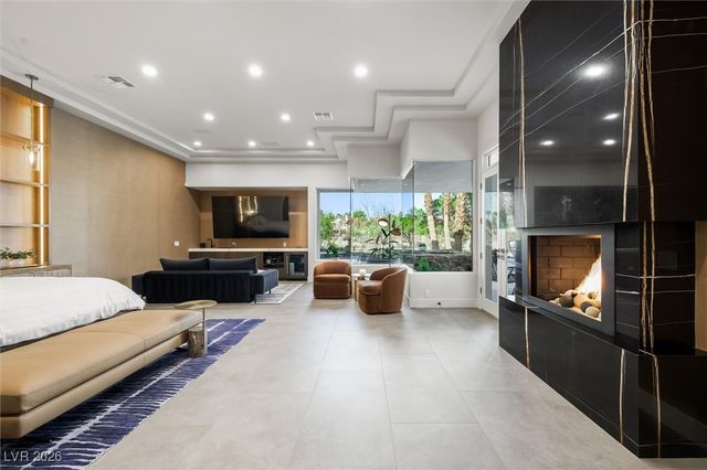 88 Innisbrook Avenue, Las Vegas, NV 89113