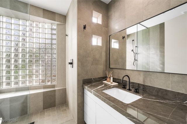 88 Innisbrook Avenue, Las Vegas, NV 89113