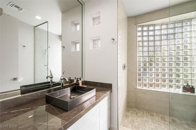 88 Innisbrook Avenue, Las Vegas, NV 89113