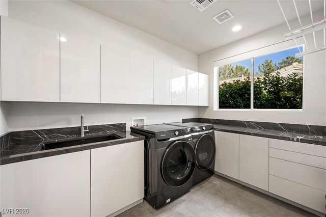 88 Innisbrook Avenue, Las Vegas, NV 89113