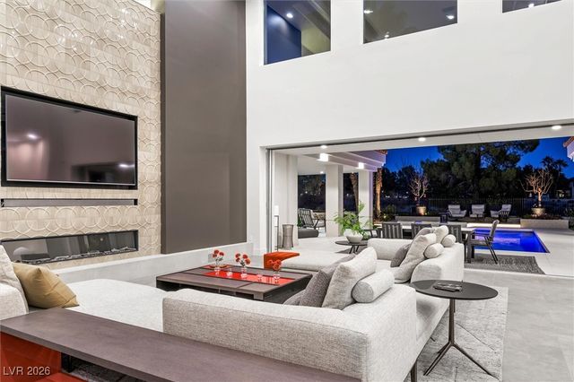 88 Innisbrook Avenue, Las Vegas, NV 89113