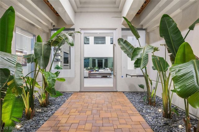 88 Innisbrook Avenue, Las Vegas, NV 89113