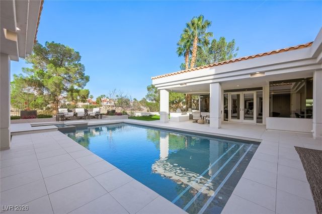 88 Innisbrook Avenue, Las Vegas, NV 89113