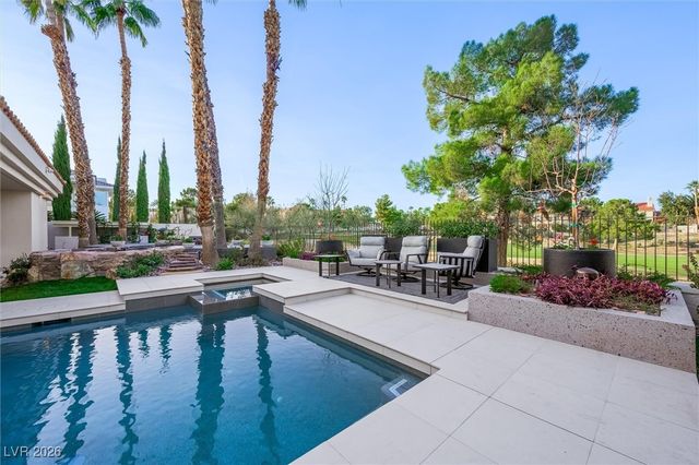 88 Innisbrook Avenue, Las Vegas, NV 89113