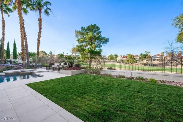 88 Innisbrook Avenue, Las Vegas, NV 89113