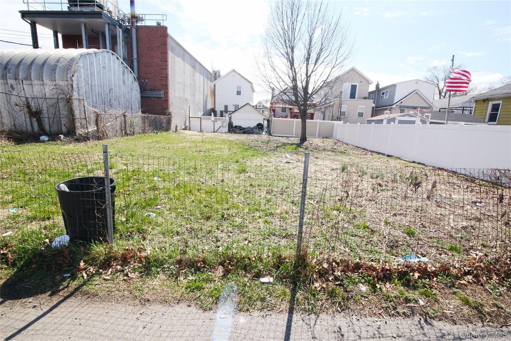 10232 Rau Court, Howard Beach, NY 11414 — photo 2