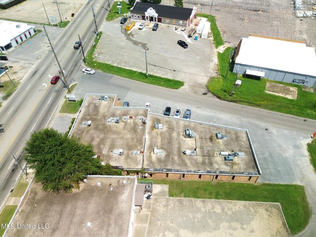 549 E Pass Road, Gulfport, MS 39507