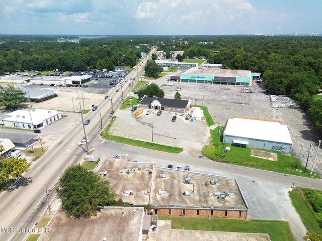 549 E Pass Road, Gulfport, MS 39507