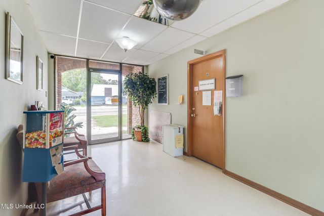 549 E Pass Road, Gulfport, MS 39507