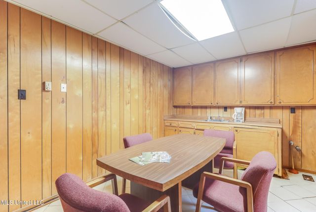 549 E Pass Road, Gulfport, MS 39507