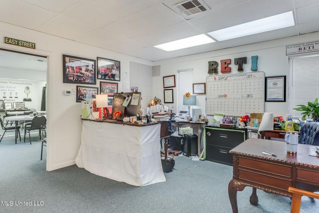 549 E Pass Road, Gulfport, MS 39507