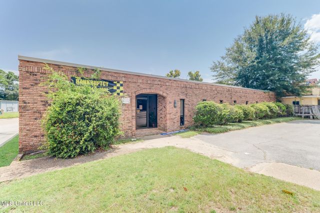 549 E Pass Road, Gulfport, MS 39507