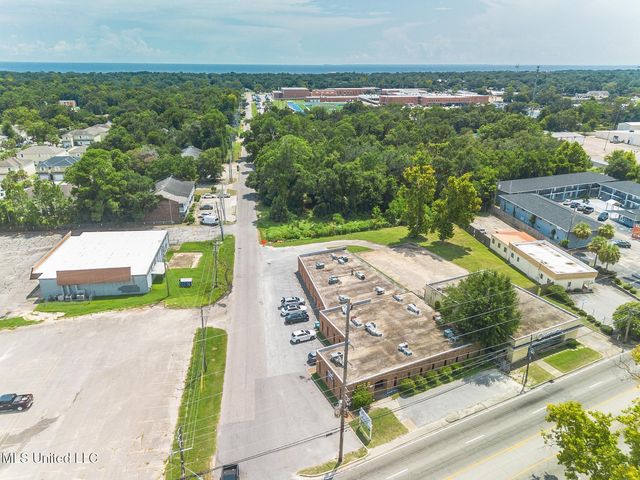 549 E Pass Road, Gulfport, MS 39507