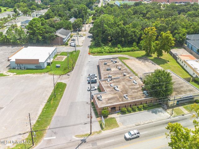 549 E Pass Road, Gulfport, MS 39507