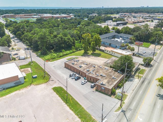 549 E Pass Road, Gulfport, MS 39507