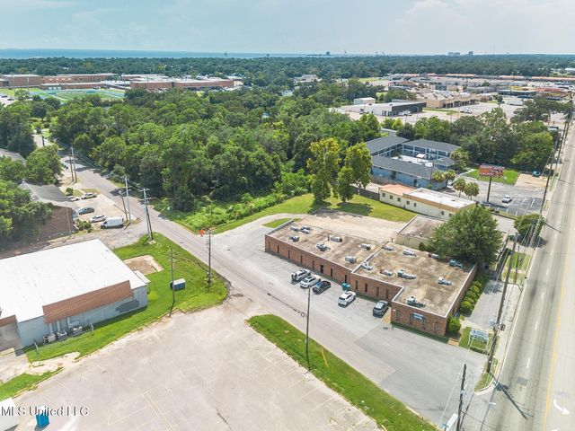 549 E Pass Road, Gulfport, MS 39507