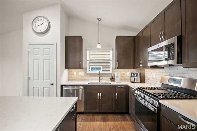 2714 Winding Valley Drive, Fenton, MO 63026