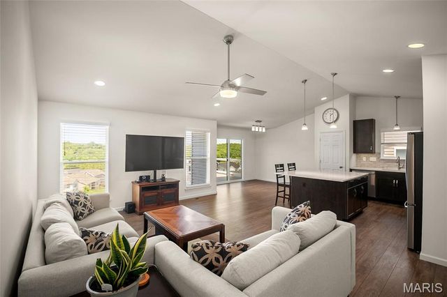 2714 Winding Valley Drive, Fenton, MO 63026