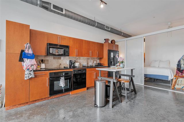 2124 E 6th ST 305, Austin, TX 78702