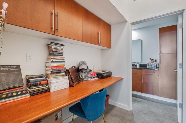 2124 E 6th ST 305, Austin, TX 78702