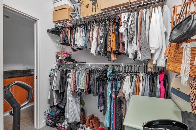 2124 E 6th ST 305, Austin, TX 78702